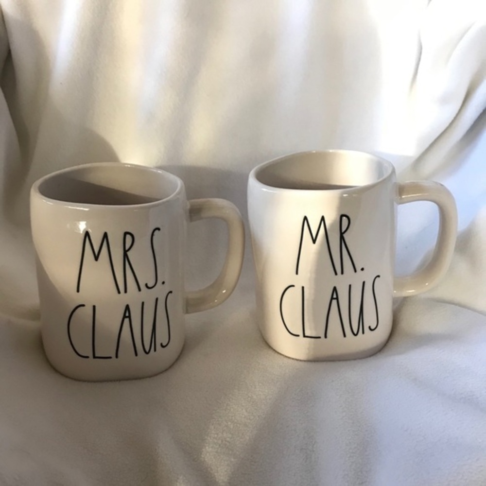 RAE DUNN 2pc Christmas mug set Mr Mrs Claus